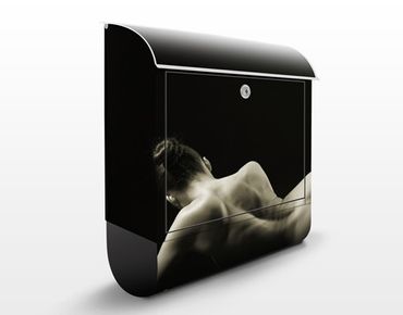 Cassetta postale Lying Female Nude 39x46x13cm