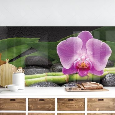 Rivestimento cucina - Bambù verde con fioritura di orchidee