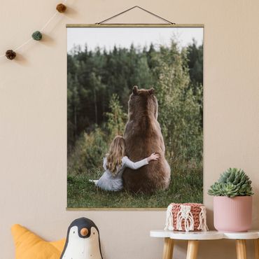 Foto su tessuto da parete con bastone - Ragazza con l'orso Brown - Verticale 4:3