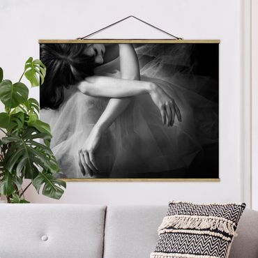 Foto su tessuto da parete con bastone - Le mani di un Ballerina - Orizzontale 3:4