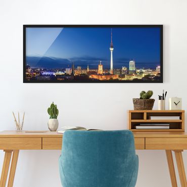 Poster con cornice - Torre Tv Di Notte - Panorama formato orizzontale