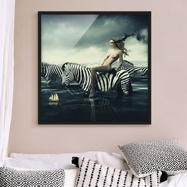 Poster con cornice - Woman Posing With Zebras - Quadrato 1:1