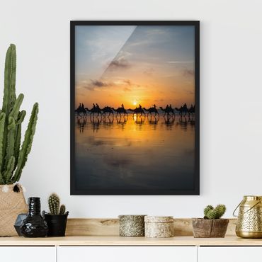Poster con cornice - Camels In Sunset - Verticale 4:3