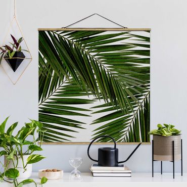 Foto su tessuto da parete con bastone - Scorcio tra foglie di palme verdi - Quadrato 1:1