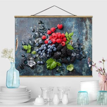Foto su tessuto da parete con bastone - Berry Mix Con Ghiaccio cubi di legno - Orizzontale 3:4