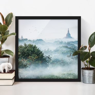 Poster con cornice - Nebbia mattutina sulla giungla di Bagan