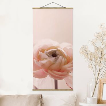 Foto su tessuto da parete con bastone - Focus su fioritura rosa - Verticale 1:2