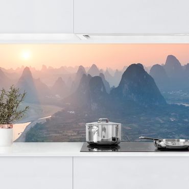 Rivestimenti cucina - Alba in un paesaggio di montagna