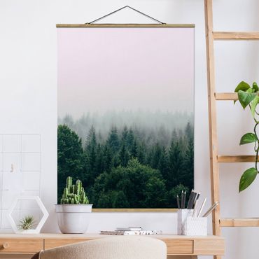 Foto su tessuto da parete con bastone - Foresta nella nebbia del crepuscolo - Verticale 3:4
