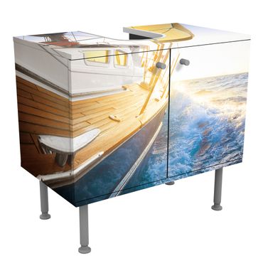 Mobile per lavabo design Sailboat on blue sea at sunshine