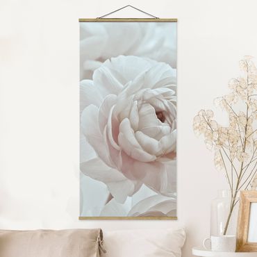 Foto su tessuto da parete con bastone - Fioritura bianca in un mare di fiori - Verticale 1:2