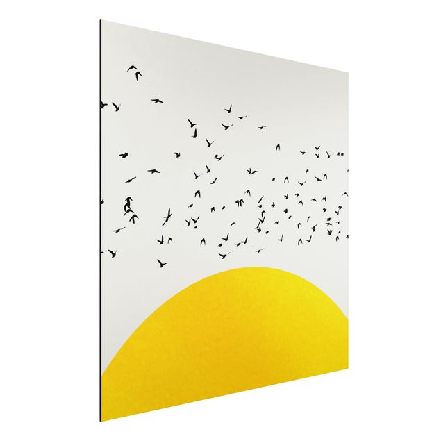 Quadro paesaggio Stormo di uccelli di fronte al sole giallo
