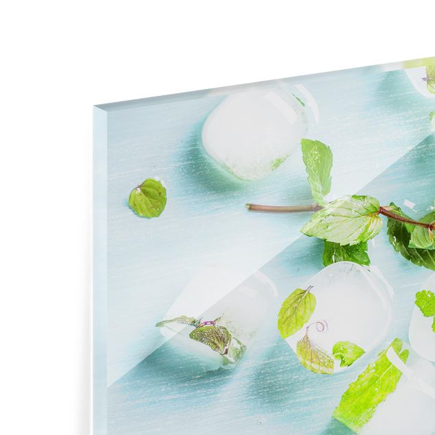 Paraschizzi in vetro - Ice Cubes With Mint Leaves