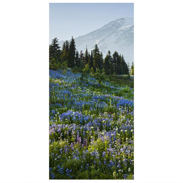Tenda scorrevole - Prato di montagna con fiori blu davanti al monte Rainier