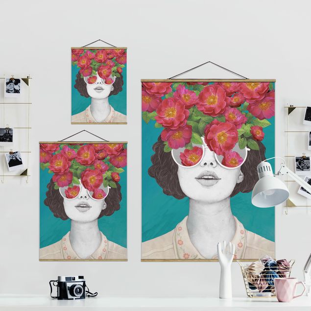 Stampe Illustrazione - Ritratto di Donna - Collage con Fiori Occhiali