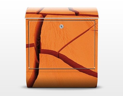 Cassette della posta arancioni Terra africana