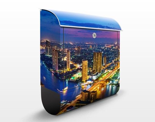 Cassette della posta con architettura e skylines Skyline di Bangkok