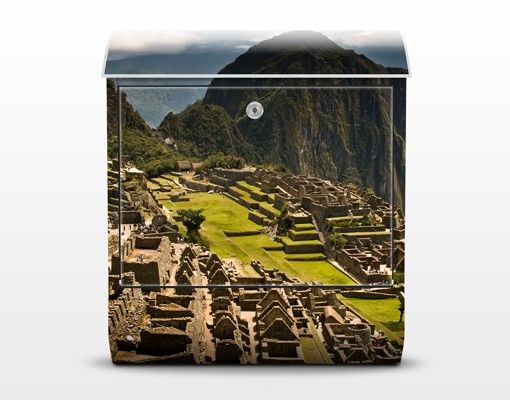 Cassette della posta con paesaggio Machu Picchu