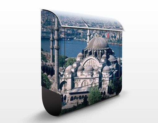 Cassette della posta con architettura e skylines Moschea di Istanbul