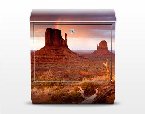 Cassette della posta arancioni Monument Valley al tramonto