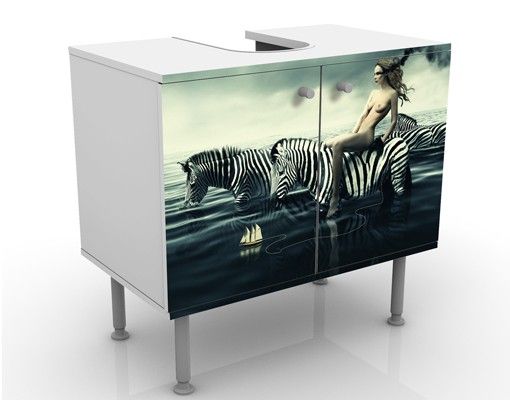 Mobile per lavabo design Woman Posing With Zebras
