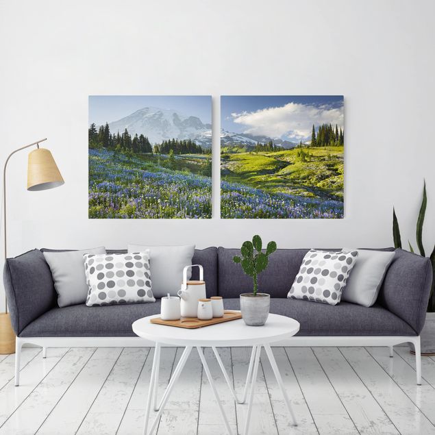 Quadri su tela con foresta Prato di montagna con fiori blu davanti al monte Rainier