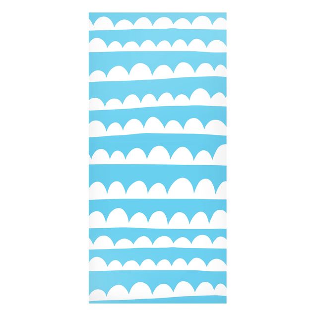 Quadro montagna Bande bianche di nuvole disegnate su un cielo blu