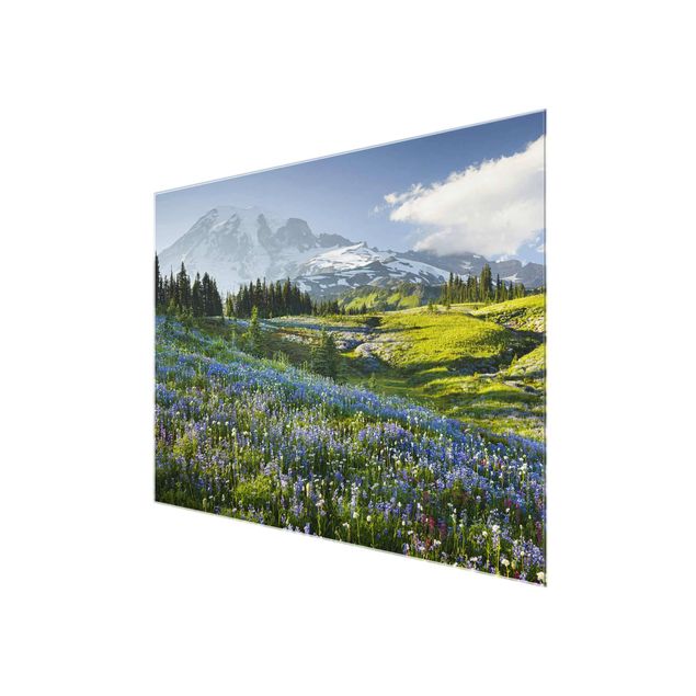 Quadri con fiori Prato di montagna con fiori blu davanti al monte Rainier