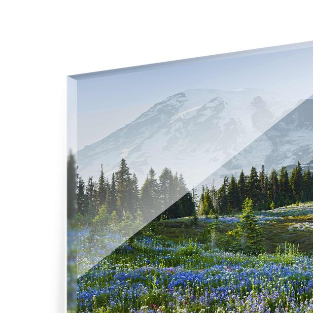Quadri floreali Prato di montagna con fiori blu davanti al monte Rainier