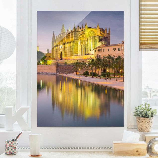 Quadri in vetro con architettura e skylines Riflesso d'acqua della Cattedrale di Maiorca