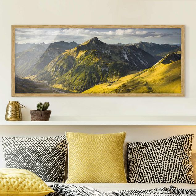 Quadri paesaggistici Montagne e valle delle Alpi di Lechtal in Tirolo