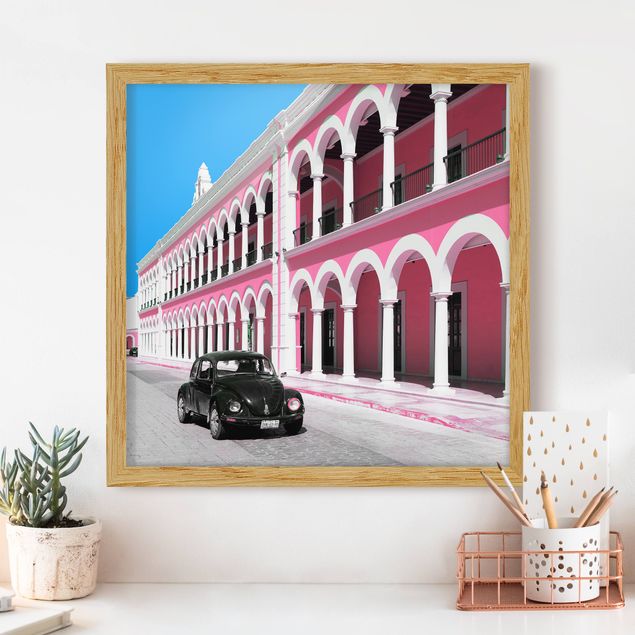 Quadri con cornice architettura e skylines  Maggiolino nero e facciata rosa