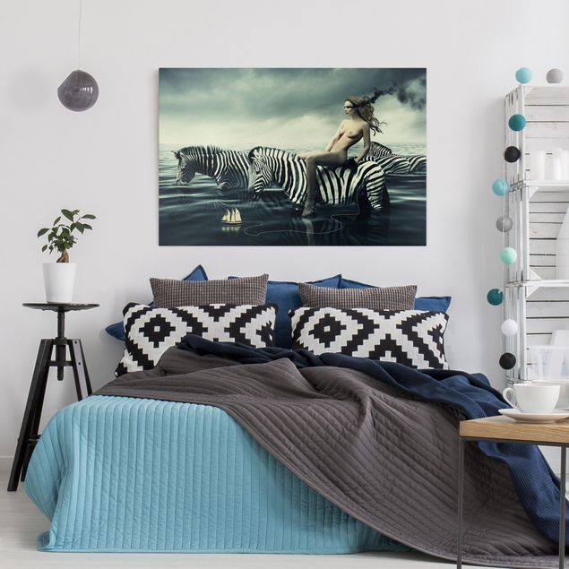 Quadro moderno Donna in posa con le zebre
