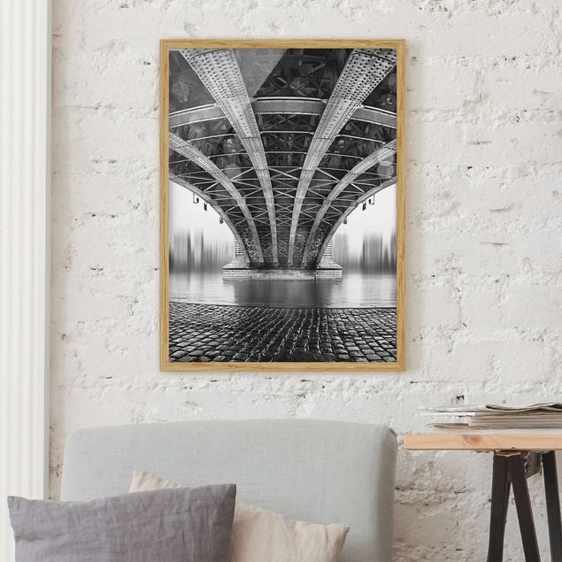 Quadri con cornice in bianco e nero Sotto il ponte di ferro