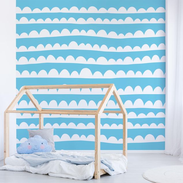 Decorazioni camera neonato Bande bianche di nuvole disegnate su un cielo blu
