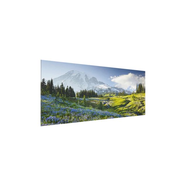 Quadri con fiori Prato di montagna con fiori blu davanti al monte Rainier