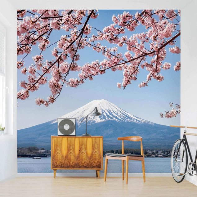 Carta da parati moderna Fioriture di ciliegio con il monte Fuji