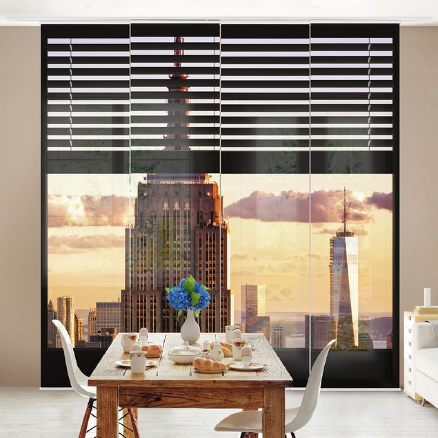 Tende a pannello scorrevoli con architettura e skylines Vista dalla finestra con tende - Empire State Building di New York