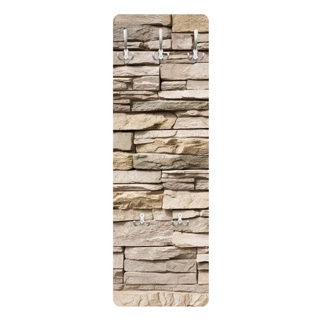 Appendiabiti Muro di pietra asiatico con grandi pietre chiare