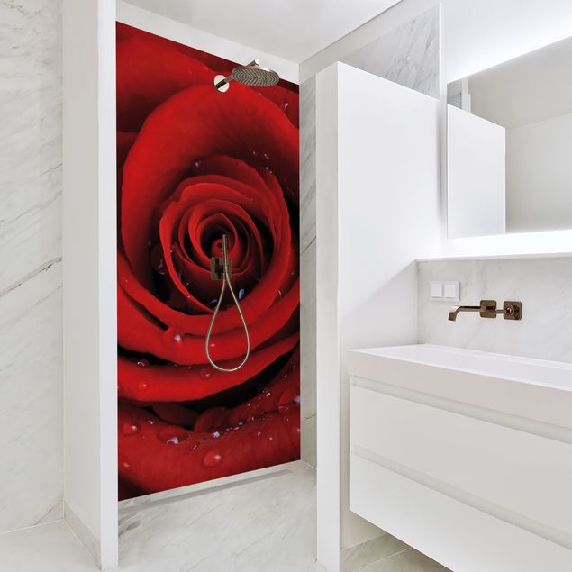 Rivestimento per doccia - Rose rosse con gocce d'acqua