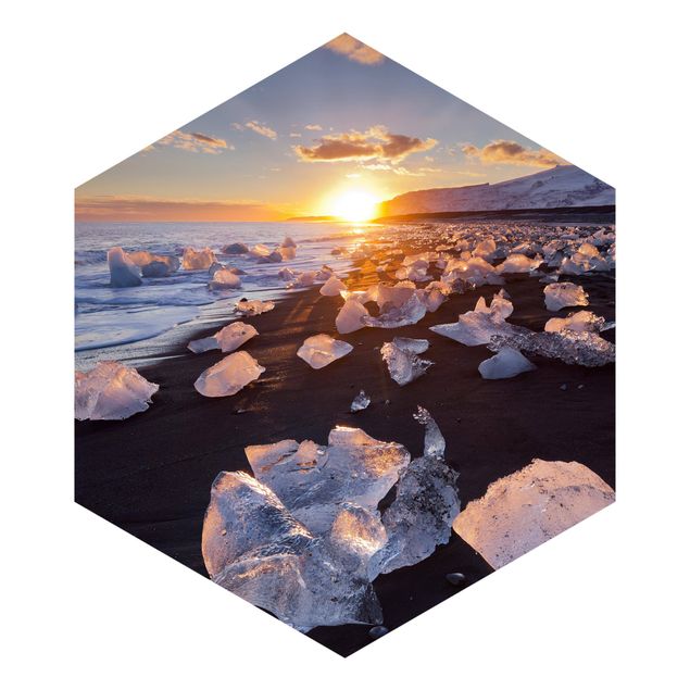 Fotomurale esagonale autoadesivo Pezzi di ghiaccio sulla spiaggia in Islanda