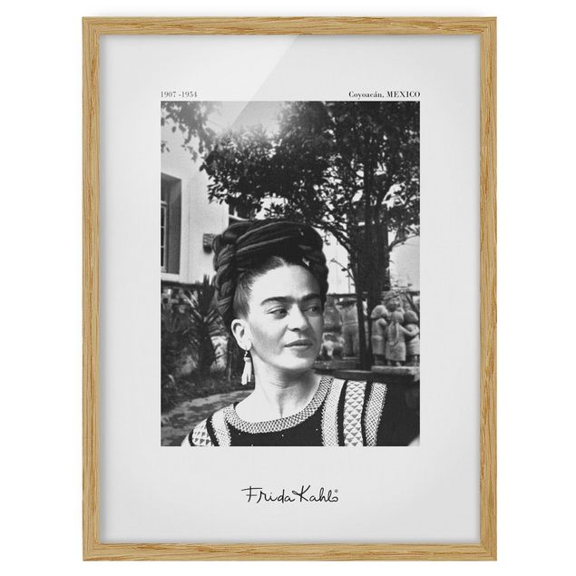 Quadri moderni bianco e nero Ritratto fotografico di Frida Kahlo in giardino