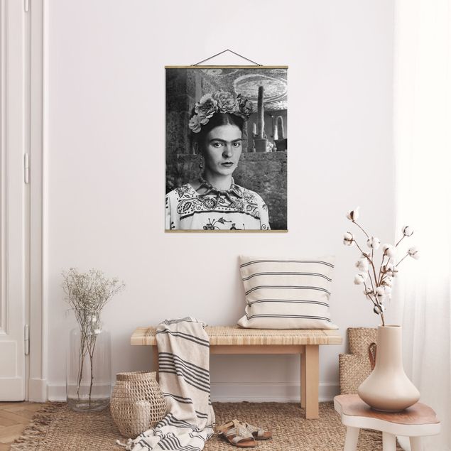 Quadri moderni bianco e nero Ritratto fotografico di Frida Kahlo davanti a un cactus