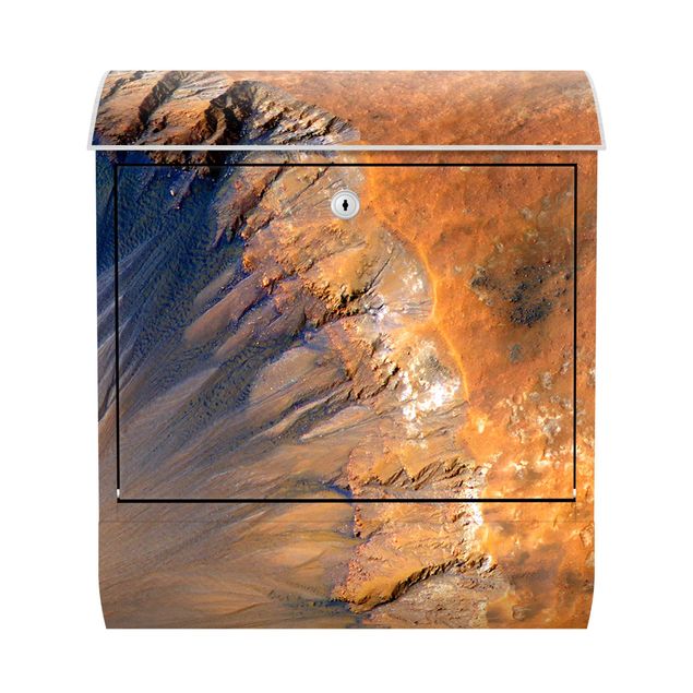 Cassette della posta marroni Immagine NASA cratere marziano