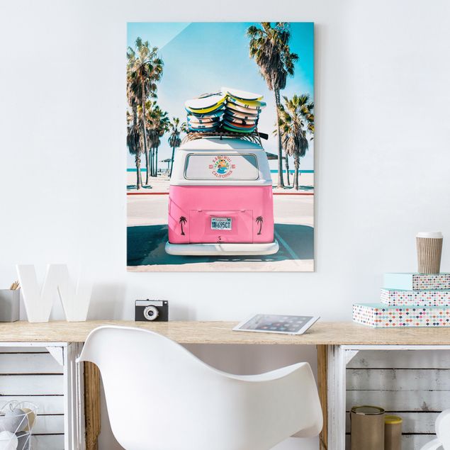 Quadri paesaggistici Furgone rosa con tavole da surf
