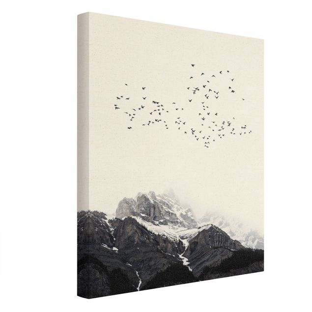 Riproduzioni quadri famosi Stormo di uccelli di fronte alle montagne in bianco e nero