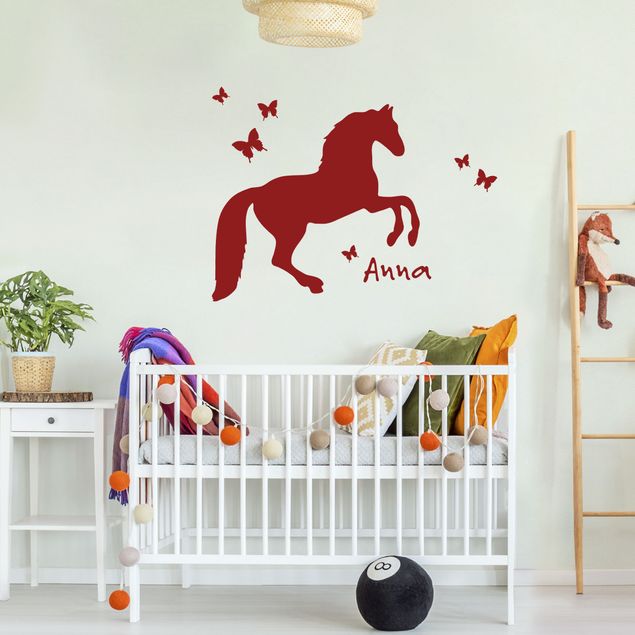 Adesivi murali cavalli Cavallo con farfalle con nome personalizzato
